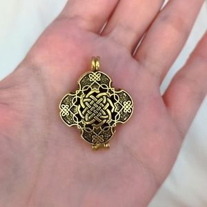 Celtic knot Perfume holder pendant